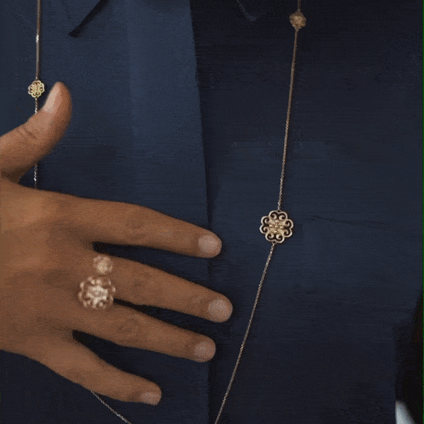 <span style="font-family: Lora;"><i>Қыз жасауы: </i></span><p><span style="font-family: Lora;"><i>любовь матери в каждой детали</i></span></p><p><span style="font-family: Lora;"></span></p><p></p>