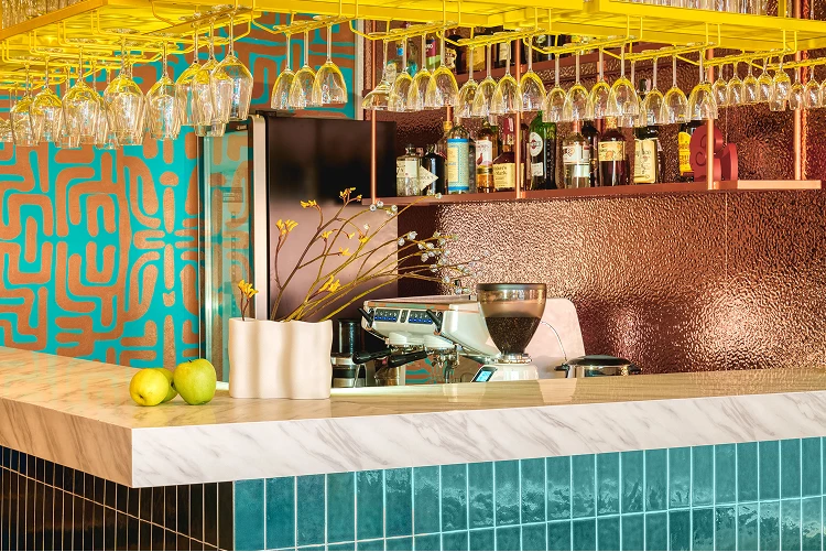 Кусочек Казахстана в Таиланде: как казахстанская пара открыла на Пхукете центральноазиатское бистро