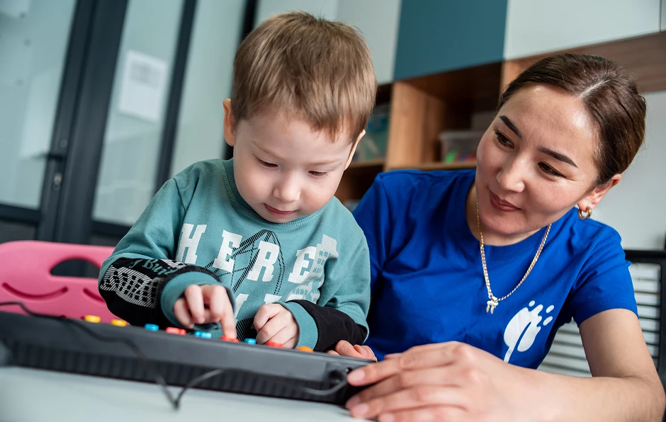 Когда награда вдохновляет двигаться дальше: Фонд Булата Утемуратова получил премию AmCham