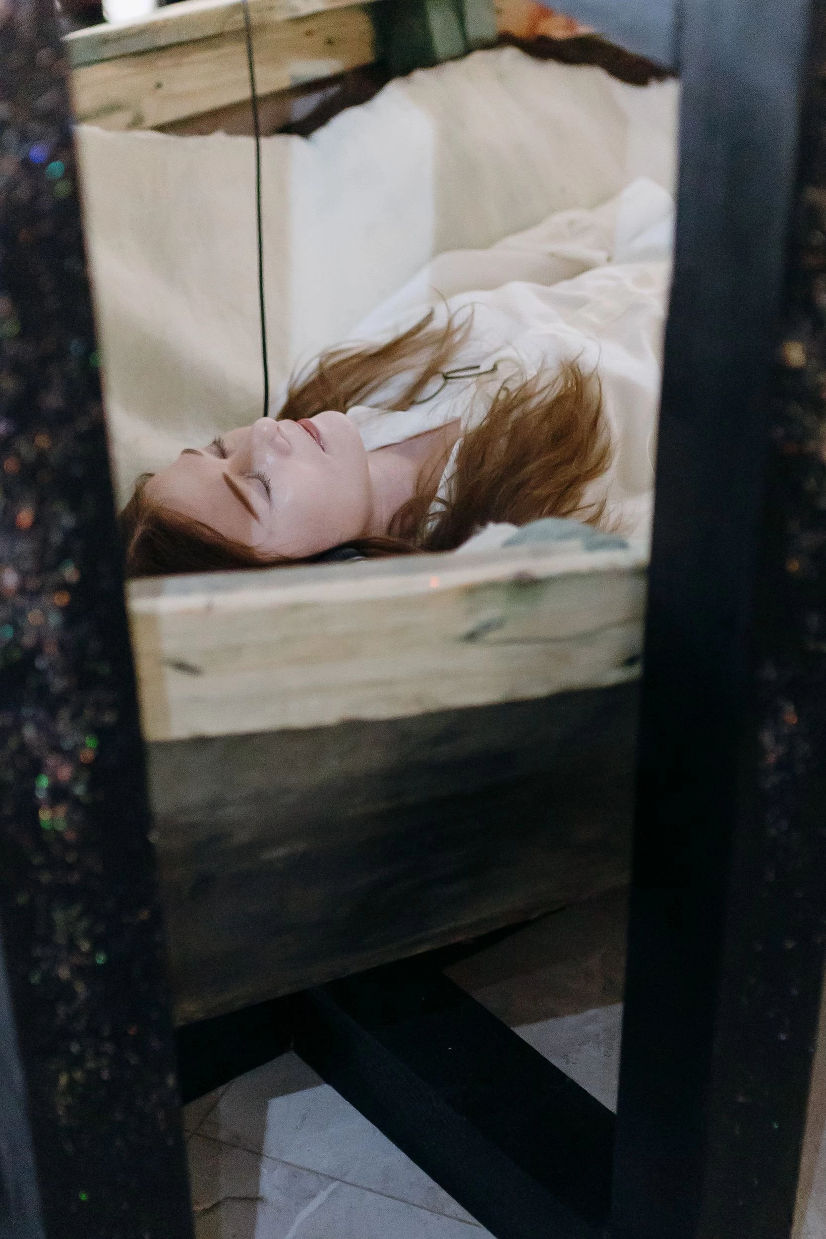 Иммерсив, колыбель и коллективная память: как прошла первая выставка Асель Есжановой в Астане